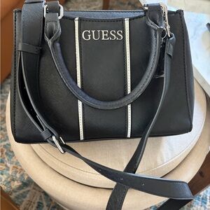 GUESS NWT Black and White Removable Crossbody Purse